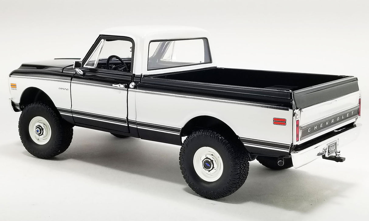 ACME A1807219 - 1/18 Scale 1969 Chevrolet K10 4x4 - Classic Black & White