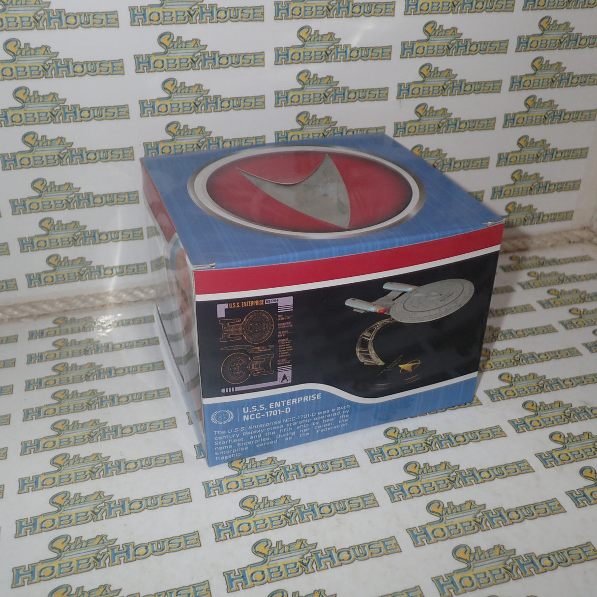 QMX Mini Masters 02406 - Star Trek U.S.S. Enterprise NCC-1701-D Replica Figure