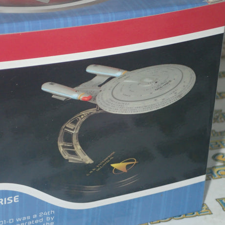 QMX Mini Masters 02406 - Star Trek U.S.S. Enterprise NCC-1701-D Replica Figure