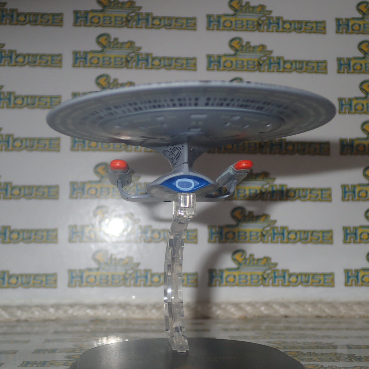 QMX Mini Masters 02406 - Star Trek U.S.S. Enterprise NCC-1701-D Replica Figure