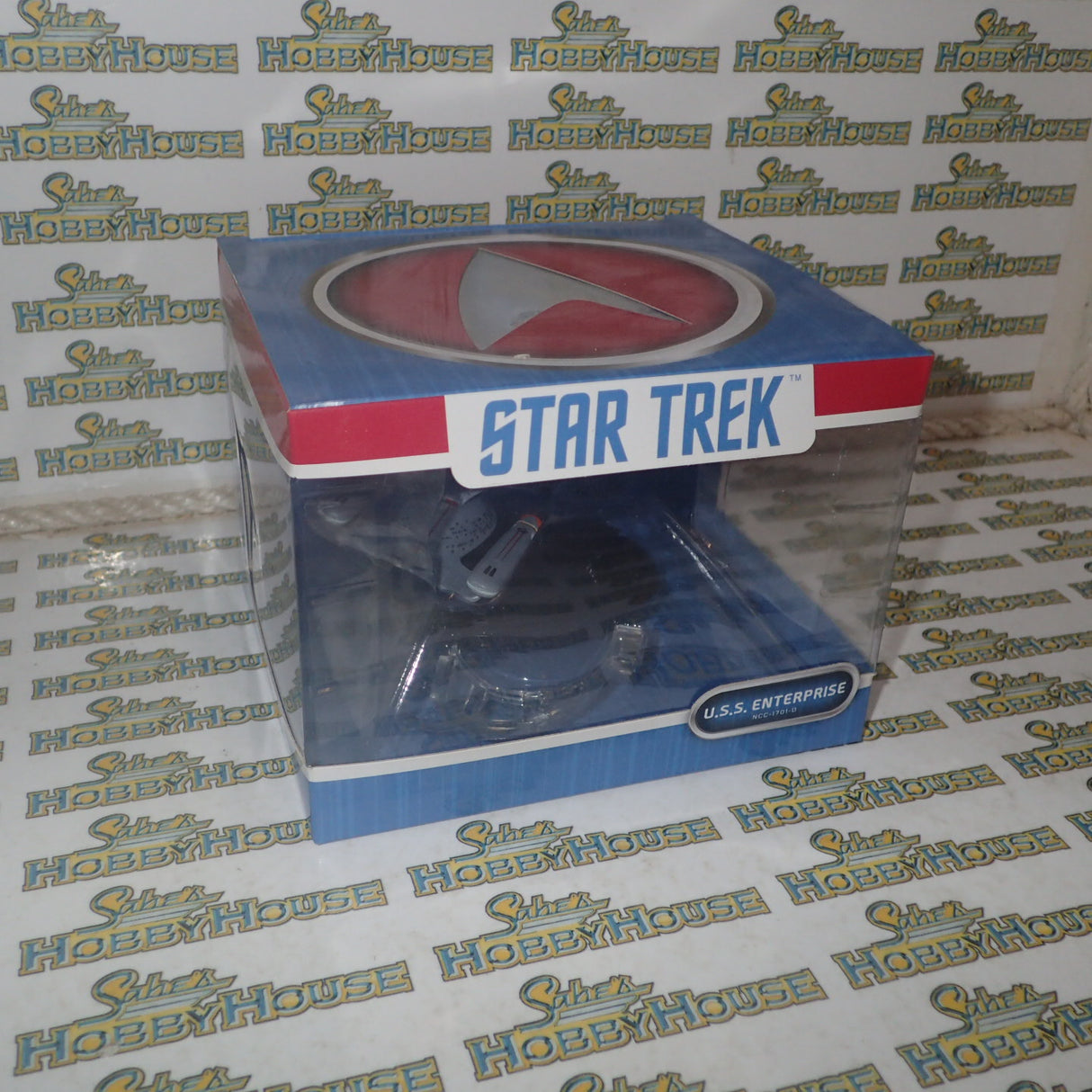 QMX Mini Masters 02406 - Star Trek U.S.S. Enterprise NCC-1701-D Replica Figure