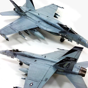 Academy - 1/72 scale - 12547 USN F/A-18E VFA-143 "PUKIN DOGS"