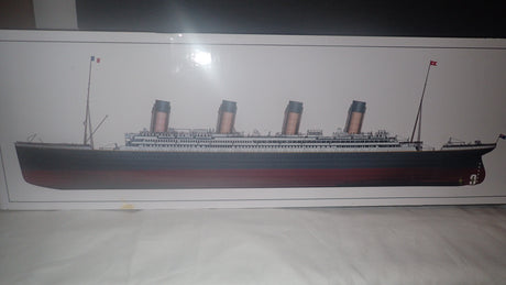 Trumpeter TR03719 - 1/200 Titanic (w/ LED Light Set) Plastic Model Kit