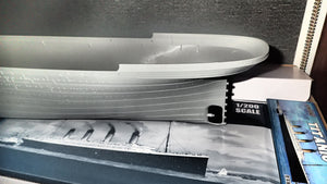 Trumpeter TR03719 - 1/200 Titanic (w/ LED Light Set) Plastic Model Kit