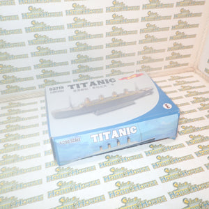 Trumpeter TR03719 - 1/200 Titanic (w/ LED Light Set) Plastic Model Kit