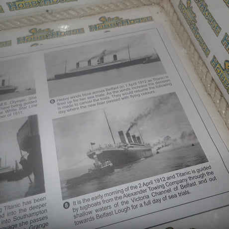 Trumpeter TR03719 - 1/200 Titanic (w/ LED Light Set) Plastic Model Kit