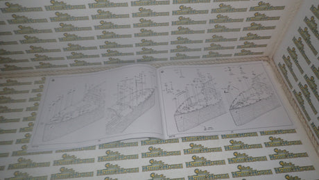 Trumpeter TR03719 - 1/200 Titanic (w/ LED Light Set) Plastic Model Kit