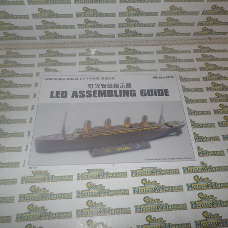 Trumpeter TR03719 - 1/200 Titanic (w/ LED Light Set) Plastic Model Kit