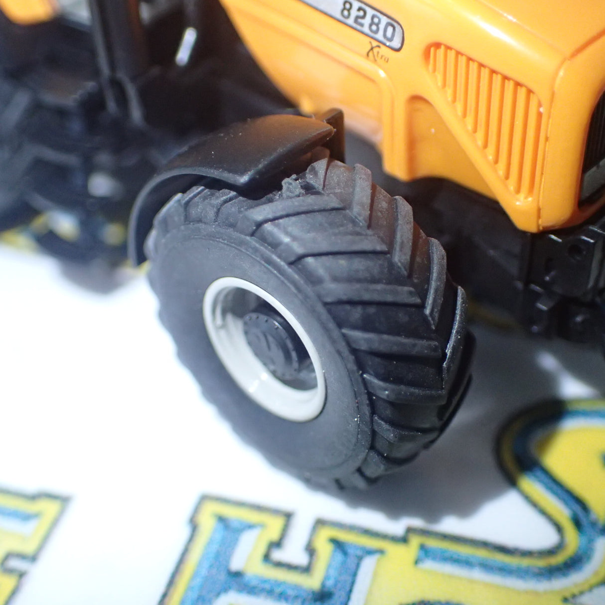 Wiking 0385 04 32 - 1/87 Scale Tractor Agricultural Massey Ferguson MF 8280