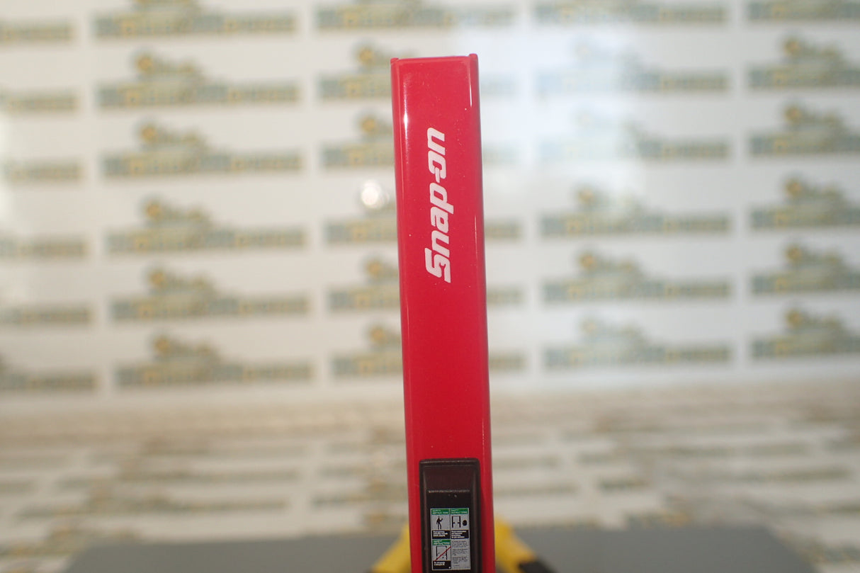 TSM 08001- 1/43 Scale - Snap on Garage Series Twin Post Lift