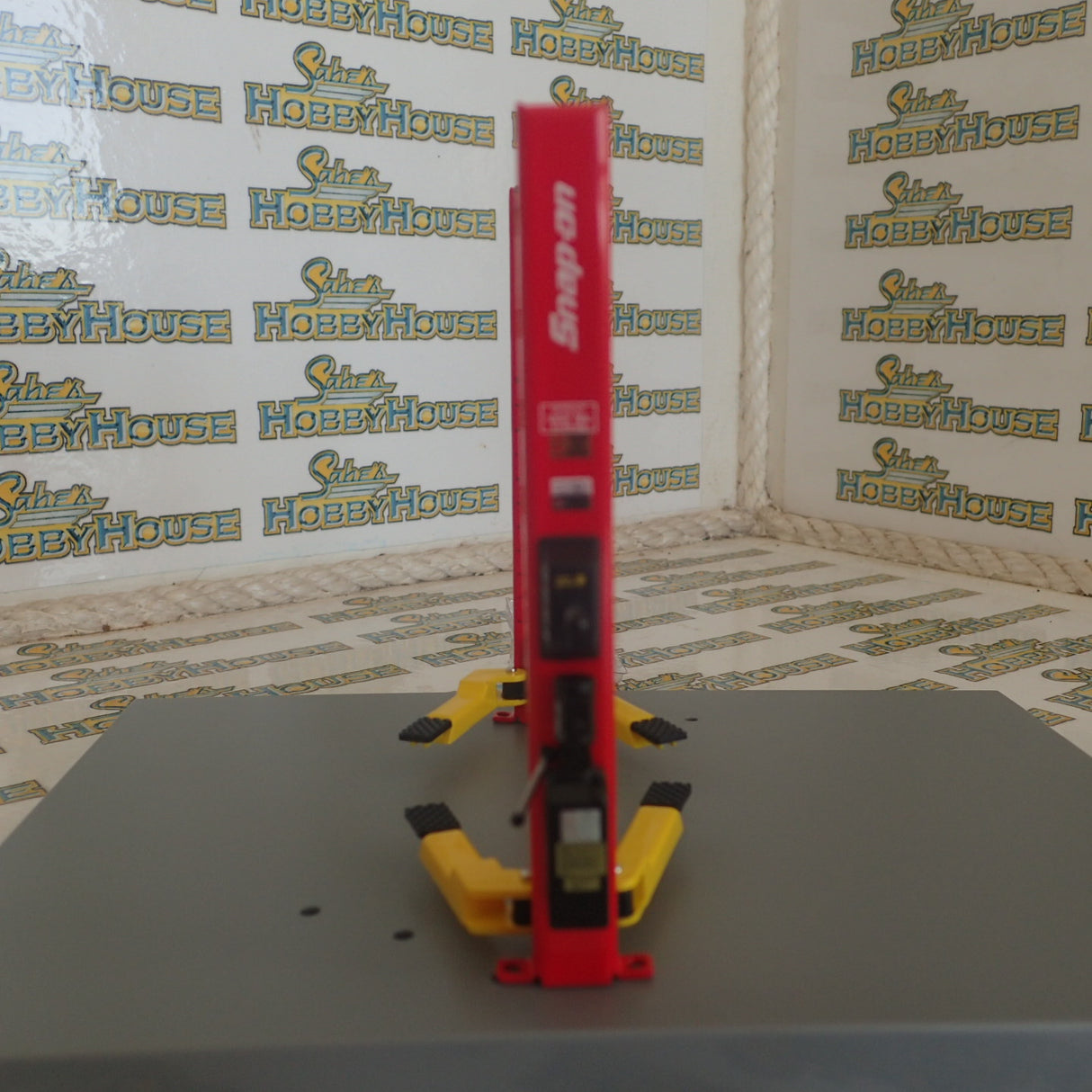 TSM 08001- 1/43 Scale - Snap on Garage Series Twin Post Lift