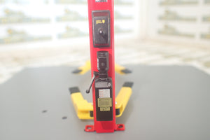 TSM 08001- 1/43 Scale - Snap on Garage Series Twin Post Lift
