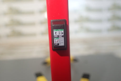 TSM 08001- 1/43 Scale - Snap on Garage Series Twin Post Lift