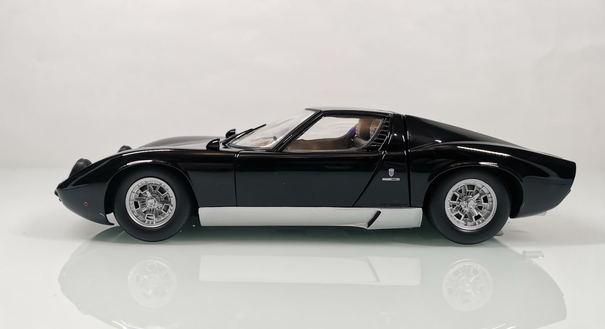Kyosho 08312BK - 1/18 Scale 1972 Lamborghini Miura P400