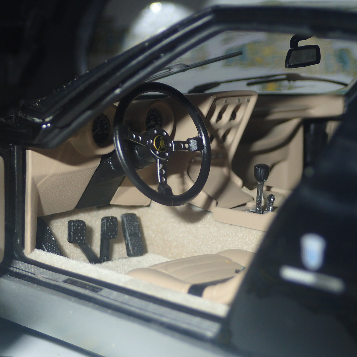 Kyosho 08312BK - 1/18 Scale 1972 Lamborghini Miura P400