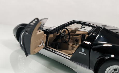 Kyosho 08312BK - 1/18 Scale 1972 Lamborghini Miura P400