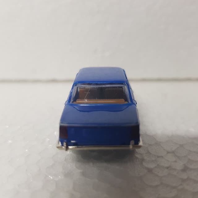 Brekina – 1/87 – HO/00 Scale – BMW 1500 Sedan Plastic Scale Model Replica