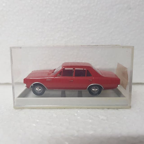 Brekina – 1/87 – HO/00 Scale – Opel Rekord C Plastic Scale Model Replica