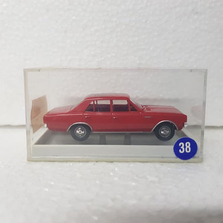 Brekina – 1/87 – HO/00 Scale – Opel Rekord C Plastic Scale Model Replica