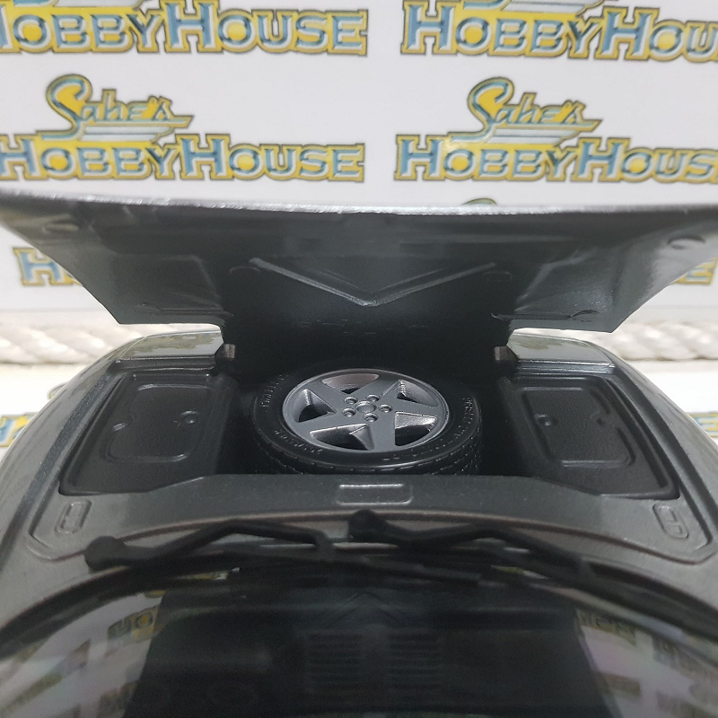 Bburago - 1/18 Scale - Ferrari 348ts in Grey Diecast Scale Model Replica