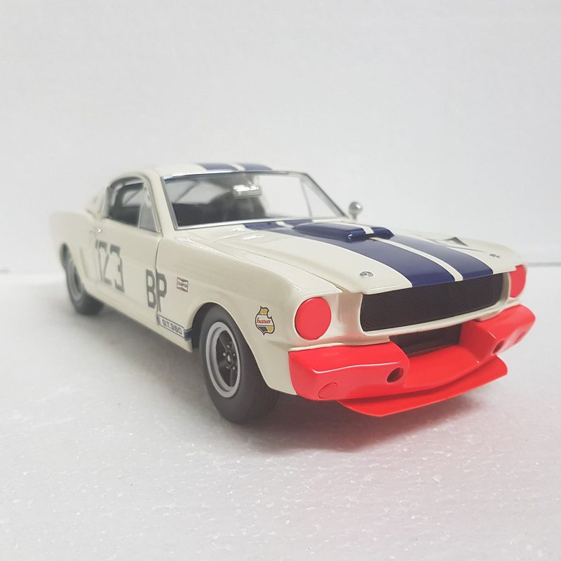ACME A1801813 - 1/18 Scale - Charlie Kemp 1965 Shelby G.T.350R only 123 Diecast Scale Model Replica's made