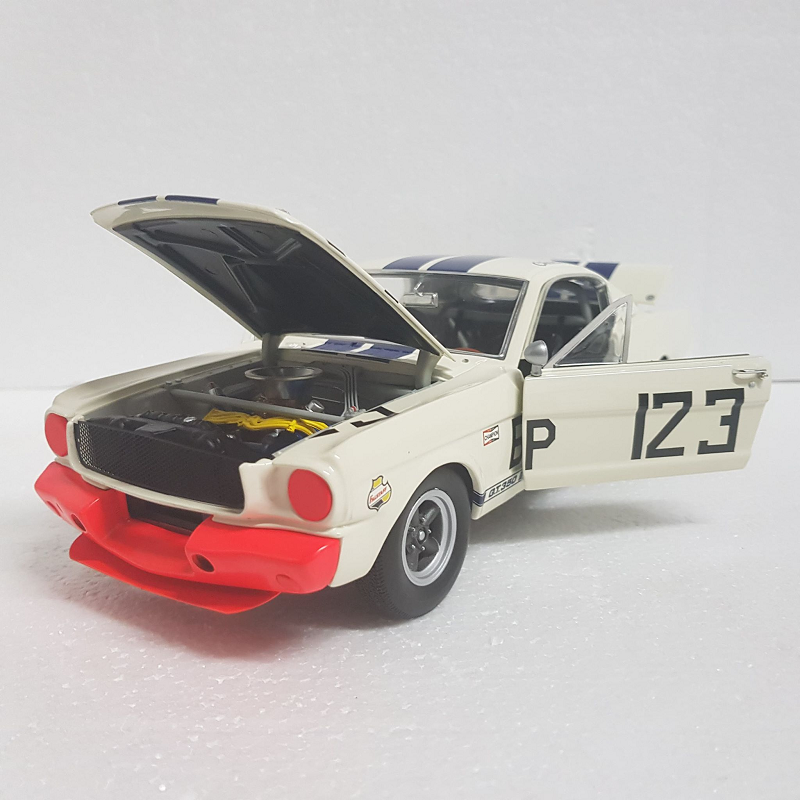 ACME A1801813 - 1/18 Scale - Charlie Kemp 1965 Shelby G.T.350R only 123 Diecast Scale Model Replica's made