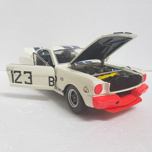 ACME A1801813 - 1/18 Scale - Charlie Kemp 1965 Shelby G.T.350R only 123 Diecast Scale Model Replica's made