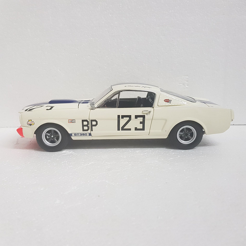 ACME A1801813 - 1/18 Scale - Charlie Kemp 1965 Shelby G.T.350R only 123 Diecast Scale Model Replica's made
