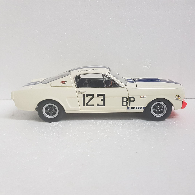 ACME A1801813 - 1/18 Scale - Charlie Kemp 1965 Shelby G.T.350R only 123 Diecast Scale Model Replica's made