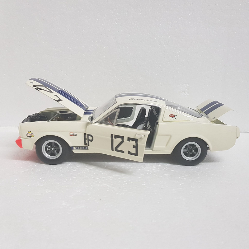 ACME A1801813 - 1/18 Scale - Charlie Kemp 1965 Shelby G.T.350R only 123 Diecast Scale Model Replica's made