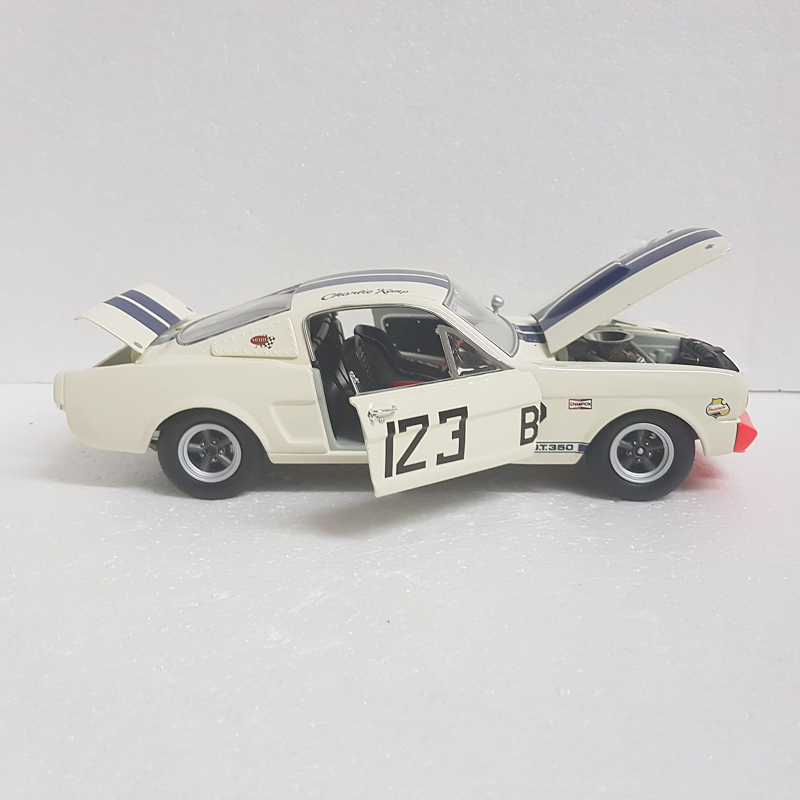 ACME A1801813 - 1/18 Scale - Charlie Kemp 1965 Shelby G.T.350R only 123 Diecast Scale Model Replica's made