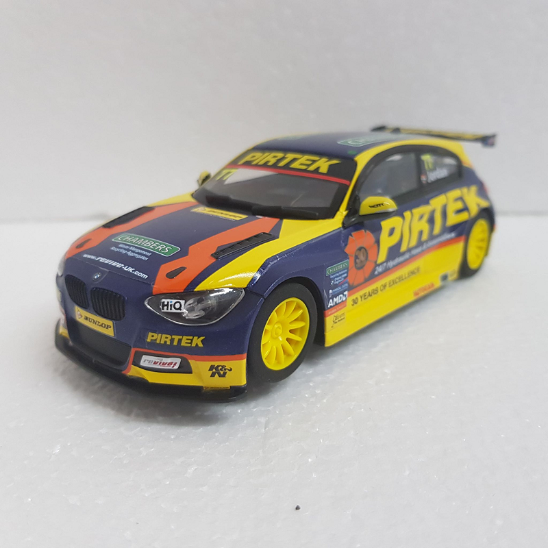 Scalextric - 1/32 Scale - BMW 125 Series 1 BTCC British Touring Car Championship 2018 #77 Slot Car #C4018