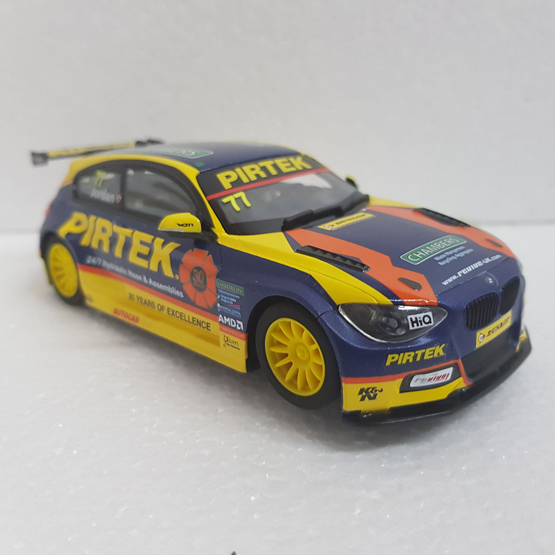 Scalextric - 1/32 Scale - BMW 125 Series 1 BTCC British Touring Car Championship 2018 #77 Slot Car #C4018