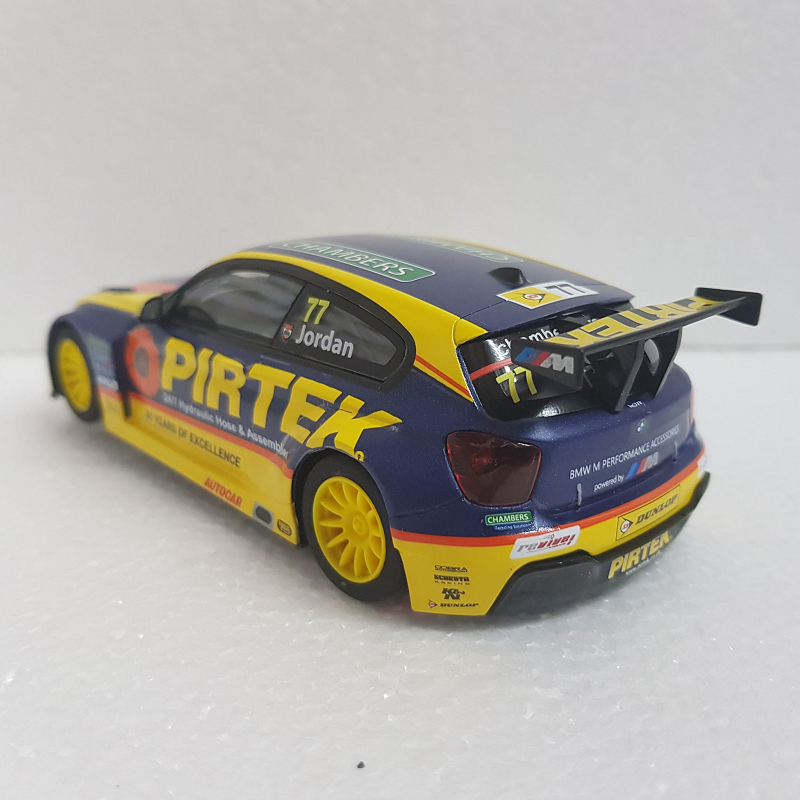 Scalextric - 1/32 Scale - BMW 125 Series 1 BTCC British Touring Car Championship 2018 #77 Slot Car #C4018
