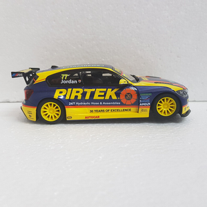 Scalextric - 1/32 Scale - BMW 125 Series 1 BTCC British Touring Car Championship 2018 #77 Slot Car #C4018