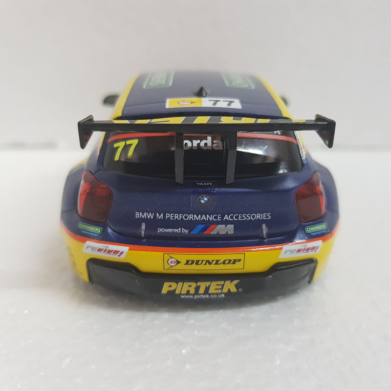 Scalextric - 1/32 Scale - BMW 125 Series 1 BTCC British Touring Car Championship 2018 #77 Slot Car #C4018