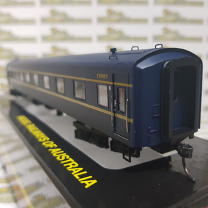 Powerline PC-420D - H0/00 Scale - PC-420D 10AS VR Blue & Gold S Type Carriage First Sans Serif