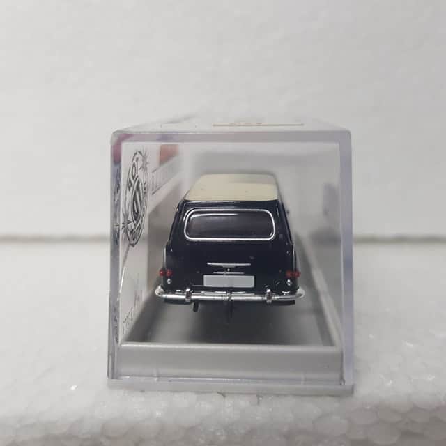 Brekina – 1/87 – HO/00 Scale – Opel Rekord PII Caravan Plastic Scale Model Replica