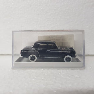Brekina – 1/87 – HO/00 Scale – Mercedes-Benz 190 Ponton Plastic Scale Model Replica