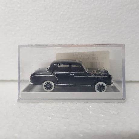Brekina – 1/87 – HO/00 Scale – Mercedes-Benz 190 Ponton Plastic Scale Model Replica