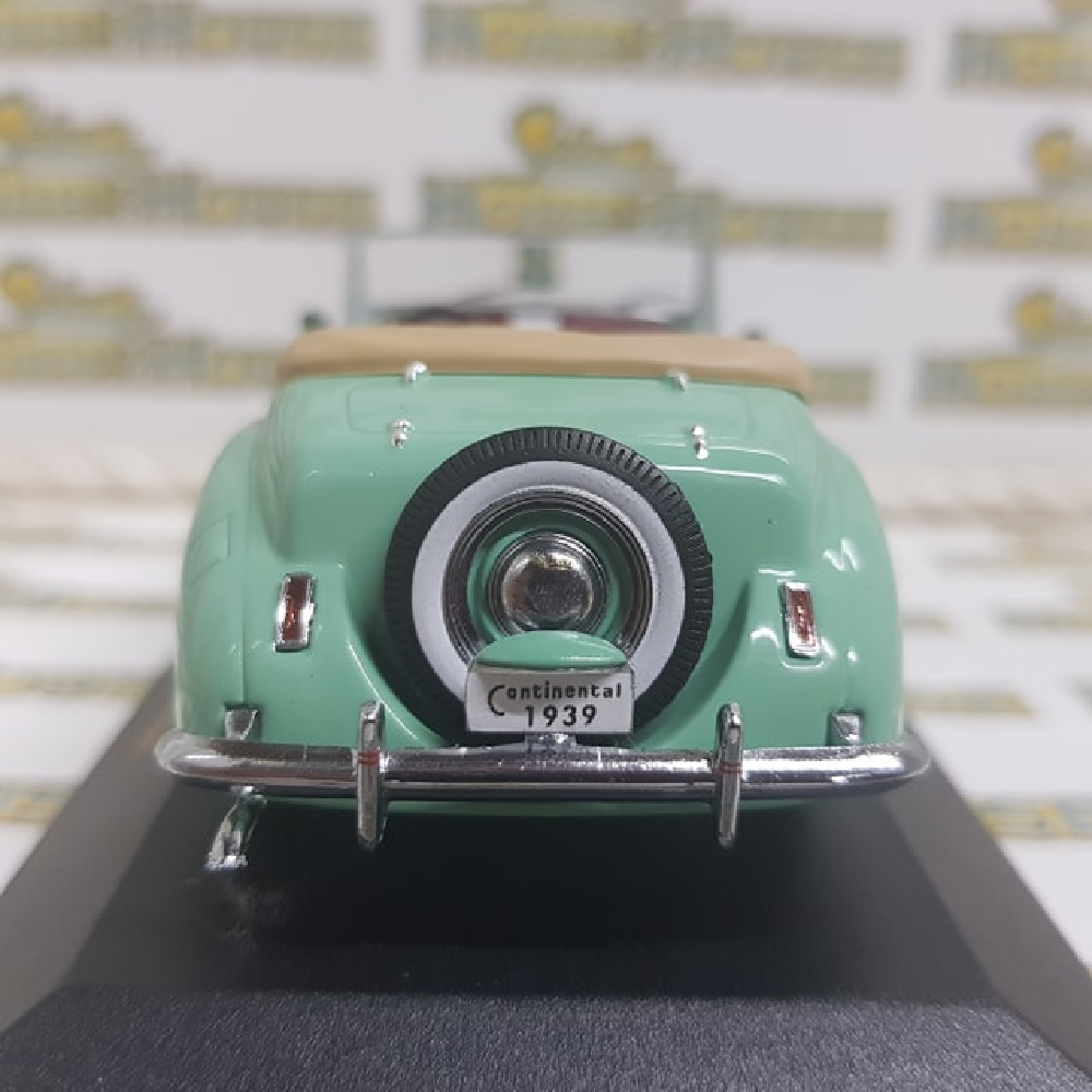 IXO Models - IXO Museum Series - 1/43 Scale - Lincoln Continental 1939 Green (with Beige interior) Diecast Model Replica