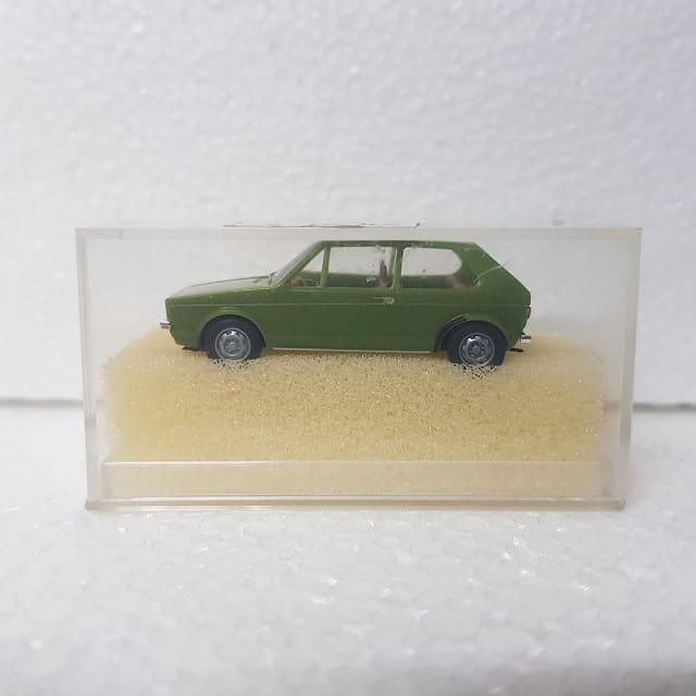 Brekina – 1/87 – HO/00 Scale – Volkswagen Golf MKI Plastic Scale Model Replica