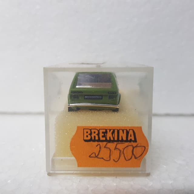 Brekina – 1/87 – HO/00 Scale – Volkswagen Golf MKI Plastic Scale Model Replica