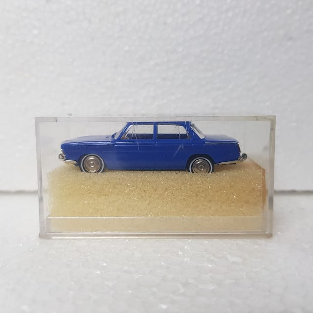 Brekina – 1/87 – HO/00 Scale – BMW 1500 Sedan Plastic Scale Model Replica