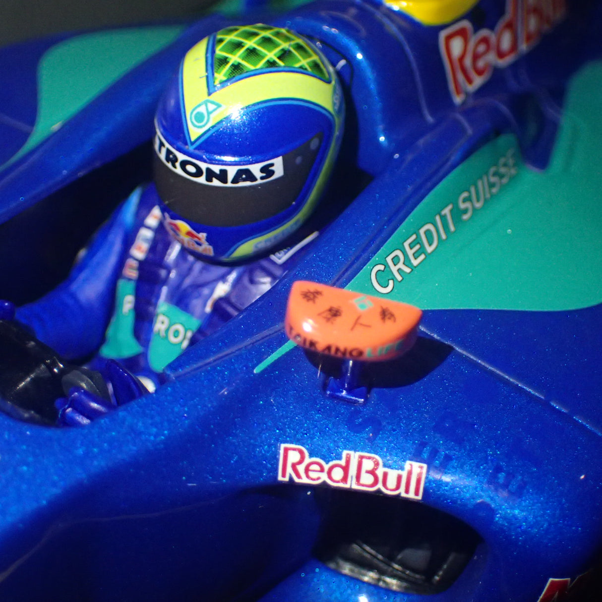 MINICHAMPS 100 040012 1/18 SCALE SAUBER PETRONAS C23 F.MASSA 2004