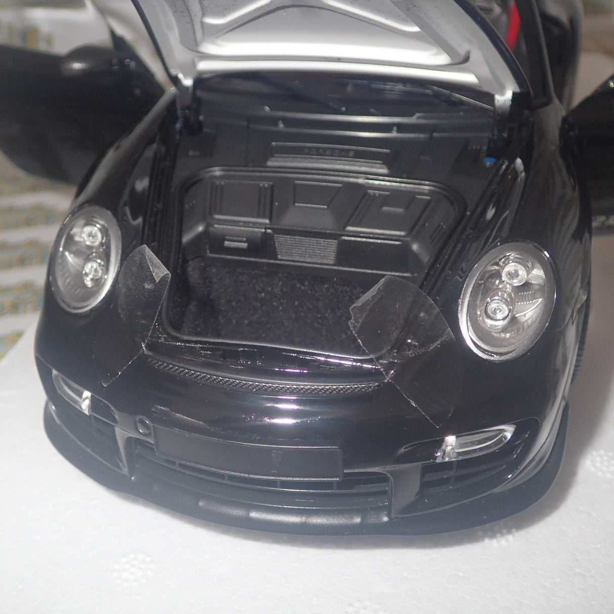 MINICHAMPS 100 069402 - 1/18 SCALE Diecast PORSCHE 911 (997 II) GT2 RS 2011 BLACK W/ GOLD WHEELS