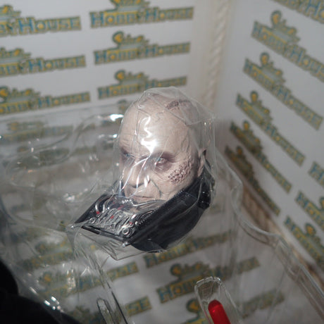 Sideshow Collectibles 1000763 - Darth Vader Sixth Scale Figure