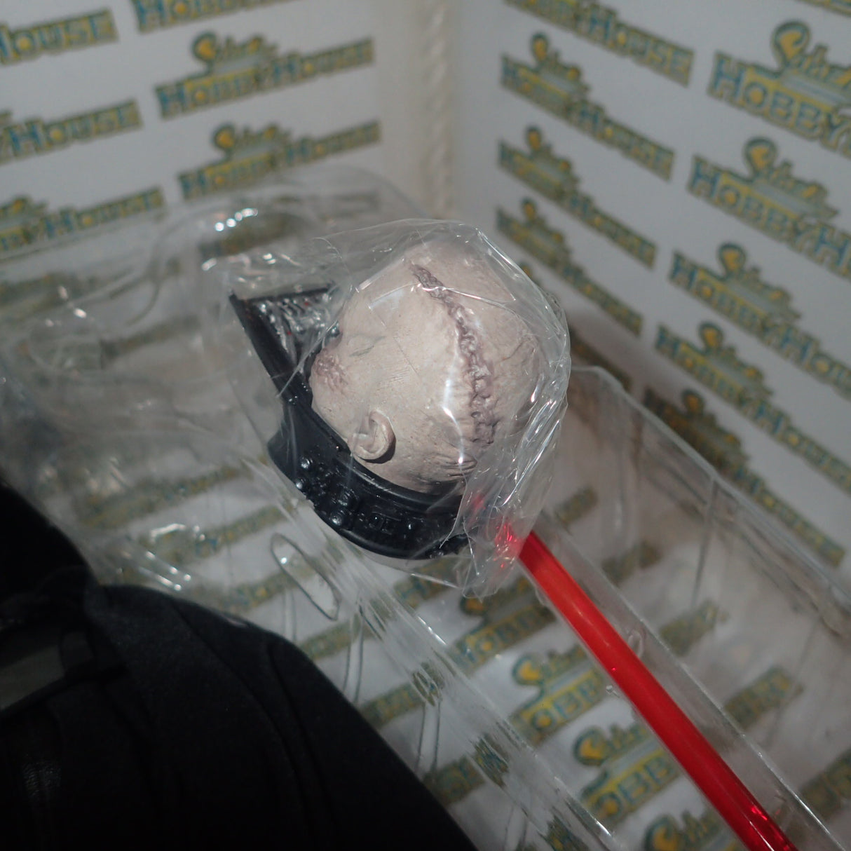 Sideshow Collectibles 1000763 - Darth Vader Sixth Scale Figure