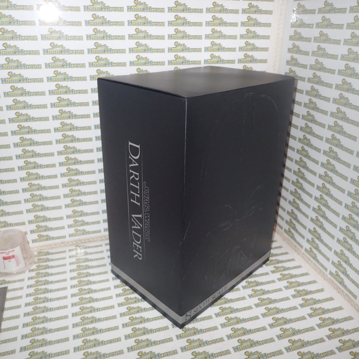 Sideshow Collectibles 1000763 - Darth Vader Sixth Scale Figure