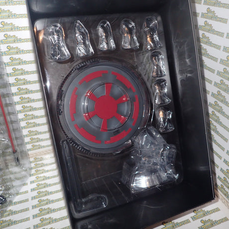 Sideshow Collectibles 1000763 - Darth Vader Sixth Scale Figure